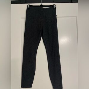 Vuori Clean Elevation Legging charcoal grey women’s size small